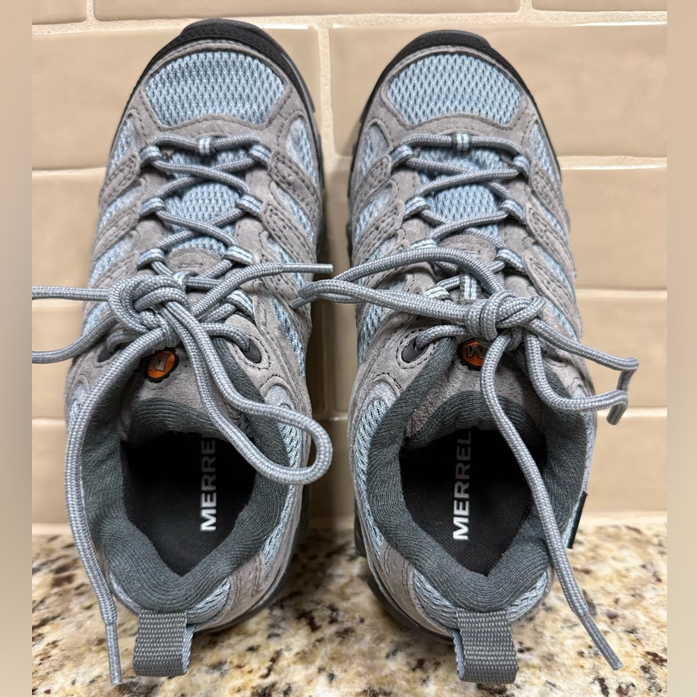 Merrell Moab 3 Woman’s Hiking Shoes NWOT/BOX